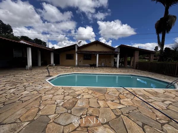 🏡 Chácara com Terreno Plano em Ibiúna | Casa Sede, Piscina, Campo de Futebol e Espaço Gourmet 🌿