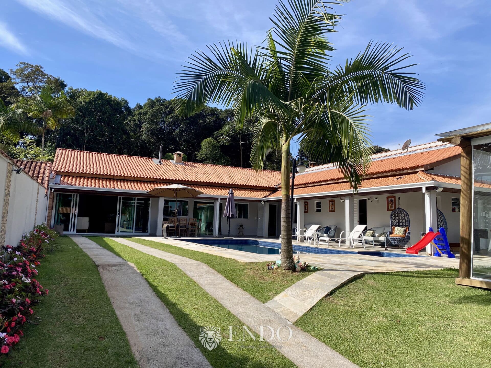 Essa Casa de Campo em Ibiúna Vai Fazer Você Querer Mudar de Vida | Condomínio Fechado