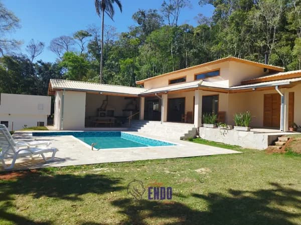 IBIÚNA CHÁCARA CONDOMINIO FECHADO FINO ACABAMENTO ABAIXOU DE 1.350K PRA R$1150 K