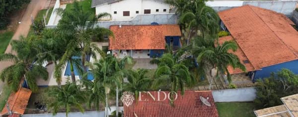 Linda Chácara em condomínio com segurança 24 h