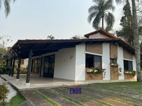 Linda Chácara em condomínio fechado de alto padrão