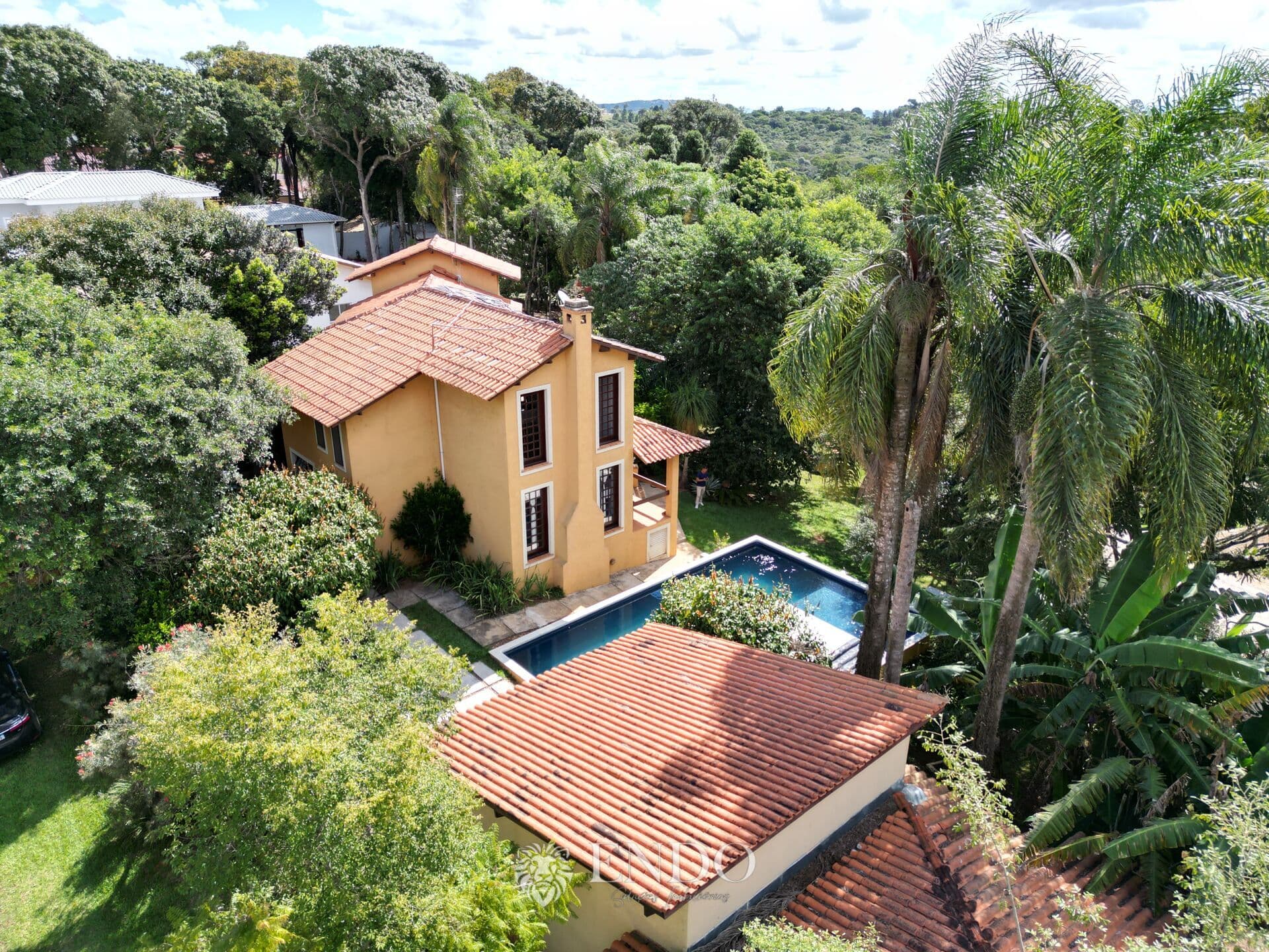 IBIUNA CONDOMINIO ALTO PADRÃO IDEAL PARA MORAR