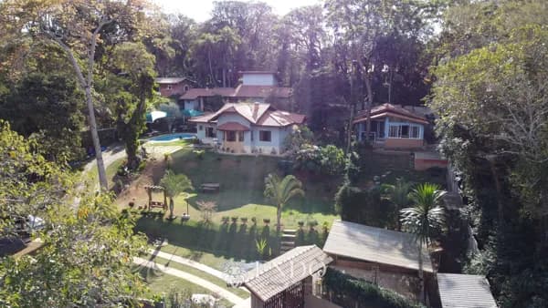 Um Paraíso em Ibiúna! Chácara em Condomínio com 3 Casas, Espaço Gourmet e Lazer Completo!