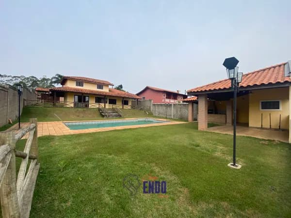 Linda chácara no condomínio Vale dos Coqueiros com vista deslumbrante