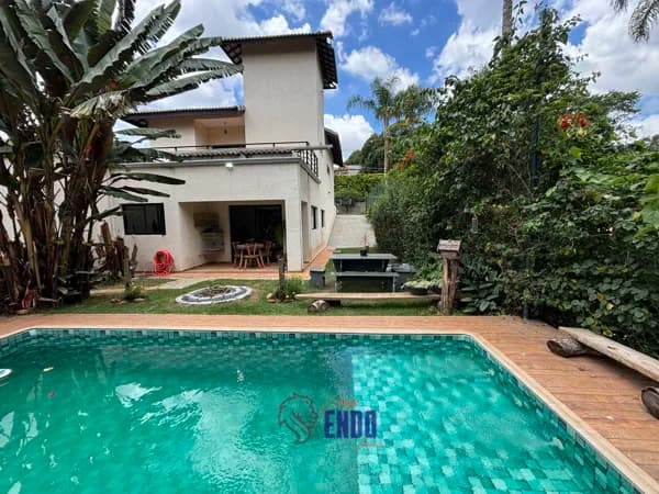 Linda Casa de Campo em condomínio Colinas de Ibiúna com 440 m de área + 400 m de área verde