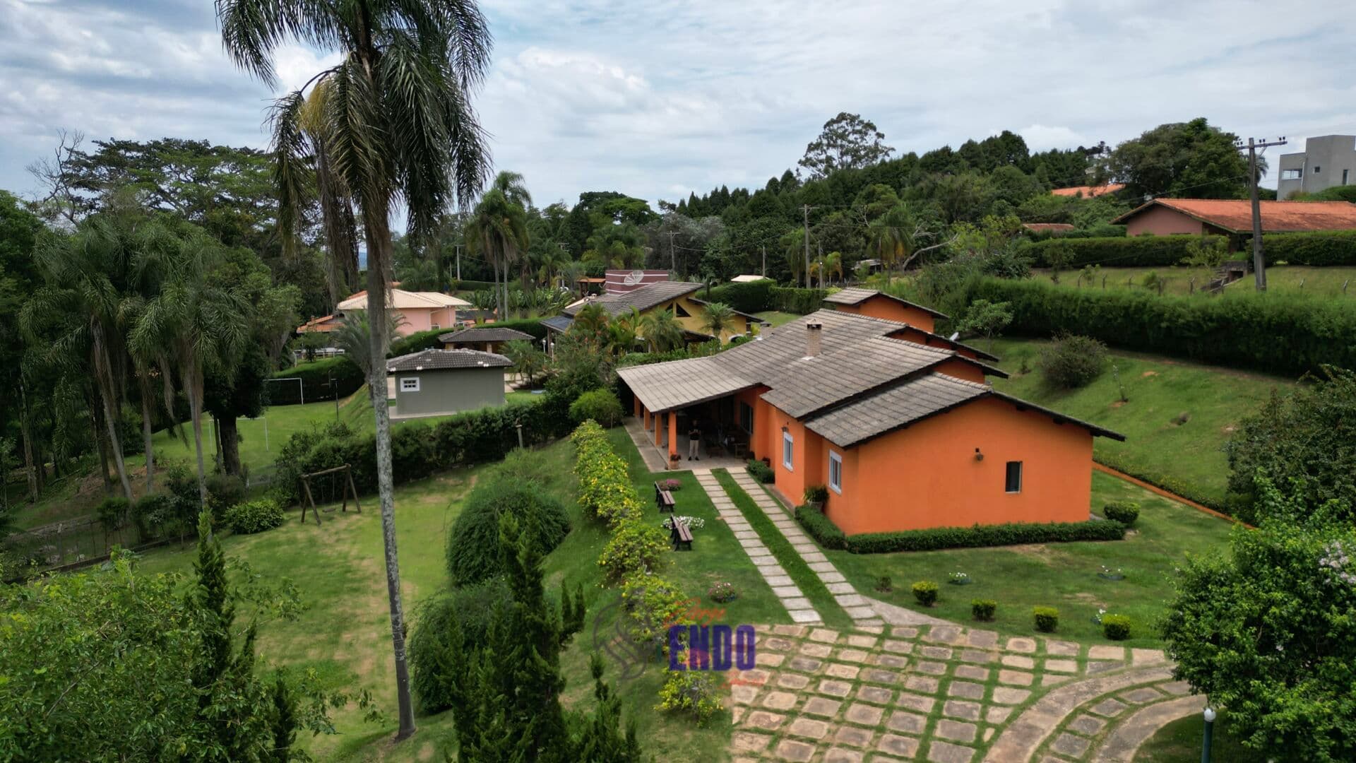 Linda chácara em condomínio fechado com vista deslumbrante