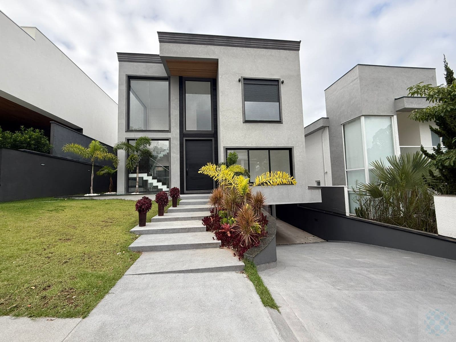 Casa nova à venda no Residencial Tamboré 11