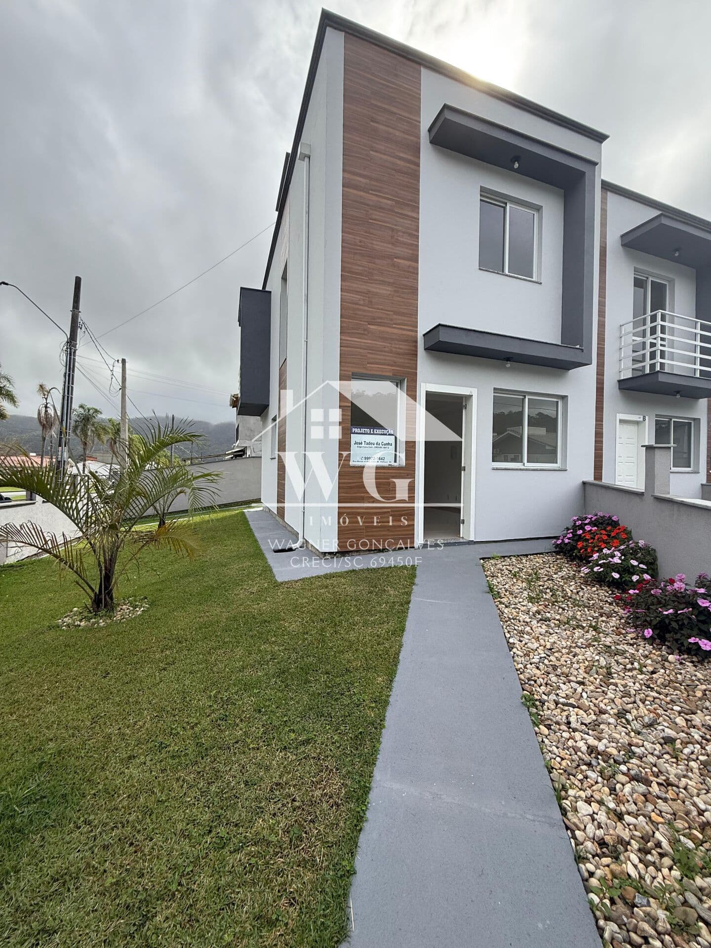 Sobrado de Esquina no Loteamento Vale Verde – Bairro Caminho Novo, Palhoça