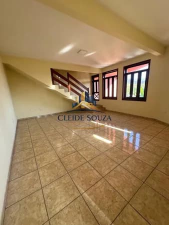 Sobrado em Coronel Murta - Centro
