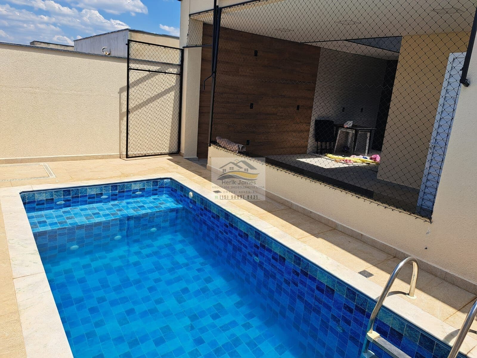 Casa C/Piscina no Condomínio Residencial Jardim