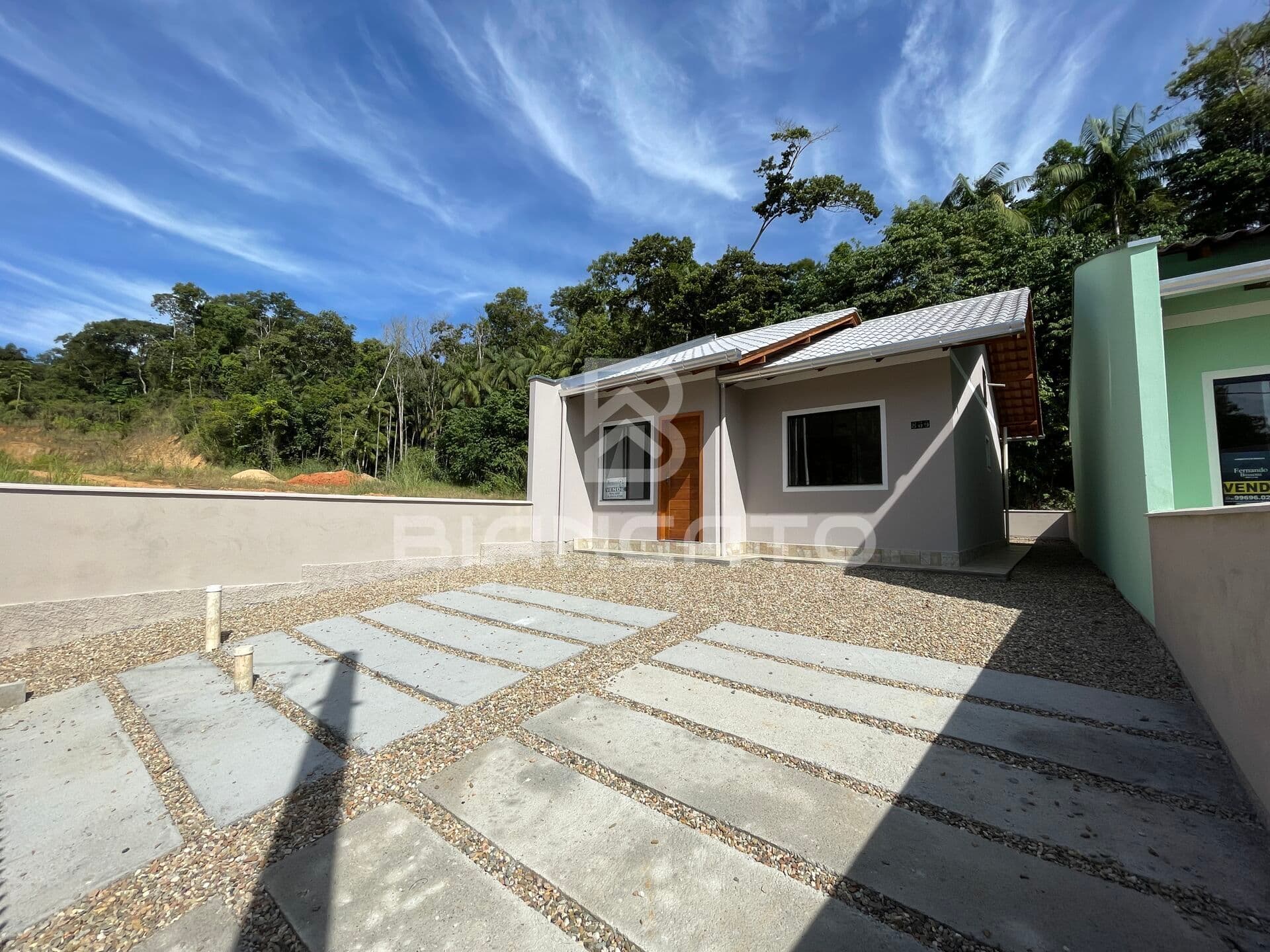 Casa com projeto diferenciado e excelente padrão de acabamento 🏡✨