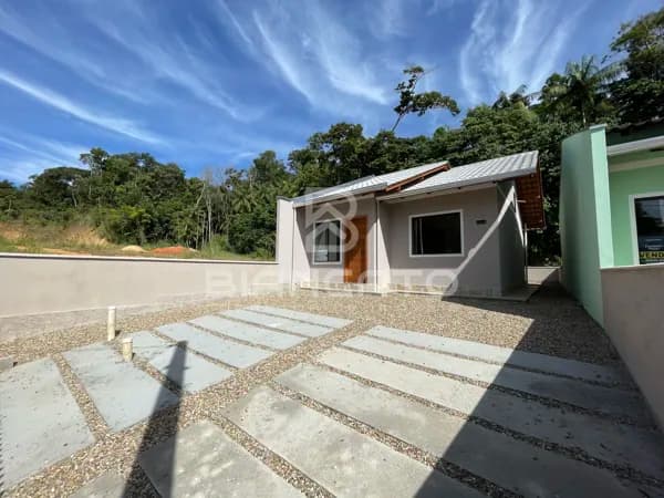 Casa com projeto diferenciado e excelente padrão de acabamento 🏡✨