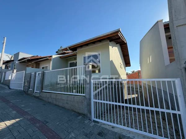 Casa com suíte e amplo potencial de ampliação no bairro Estrada das Areias!