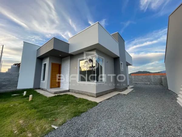 🏡 Casa com entrada em 72x