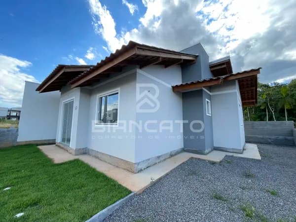 Casa com 3 dormitórios e ótimo custo-benefício – Indaial