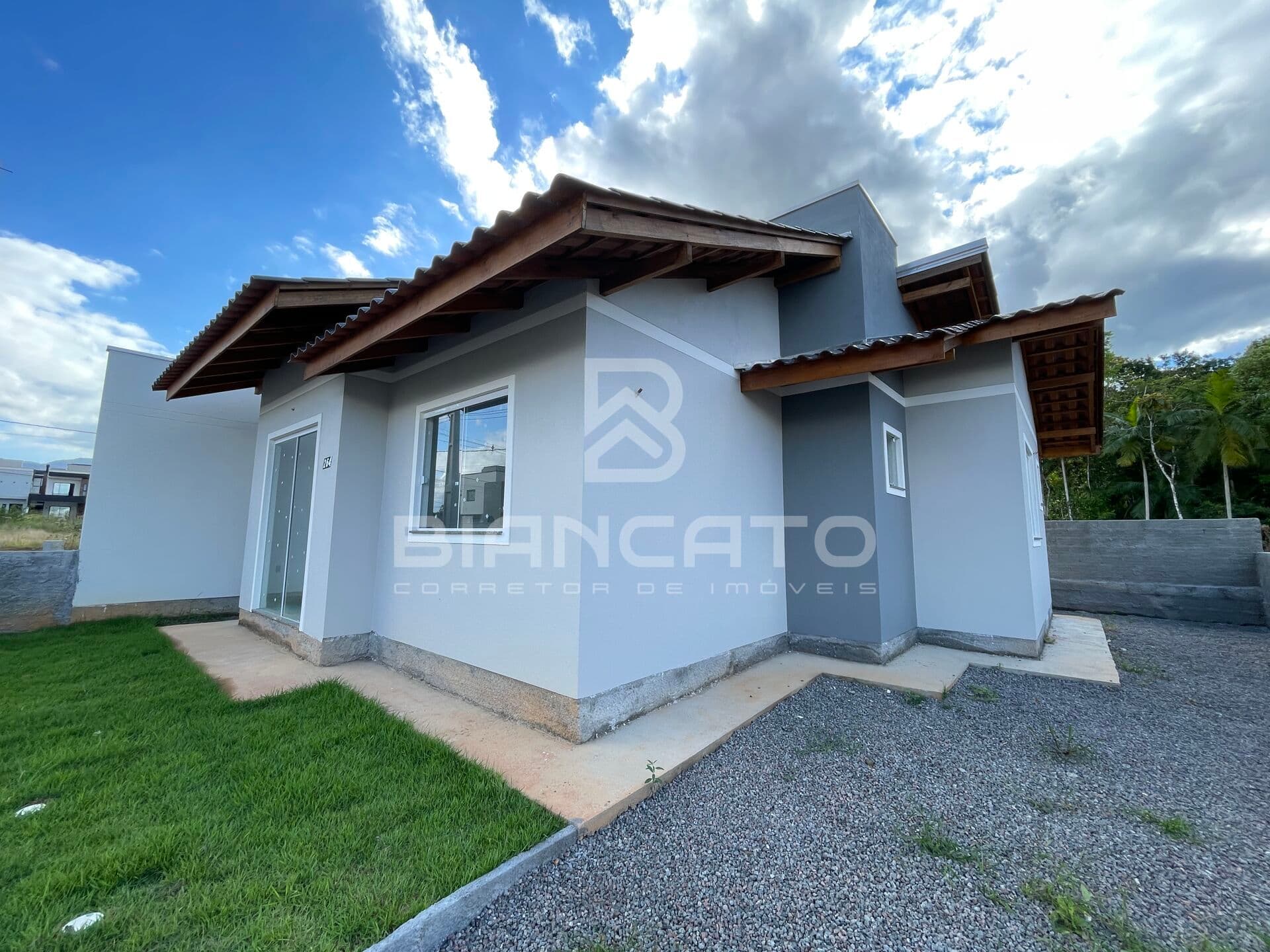 Casa com 3 dormitórios e ótimo custo-benefício – Indaial