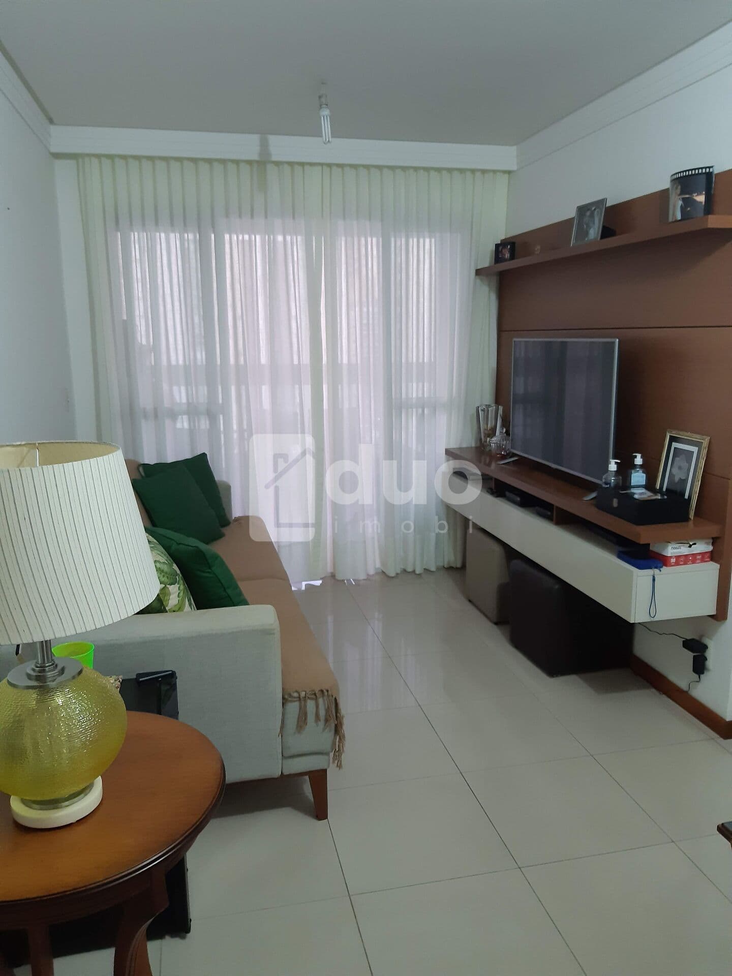 Apartamento de 2 quartos, sol da manhã e lazer na cobertura.