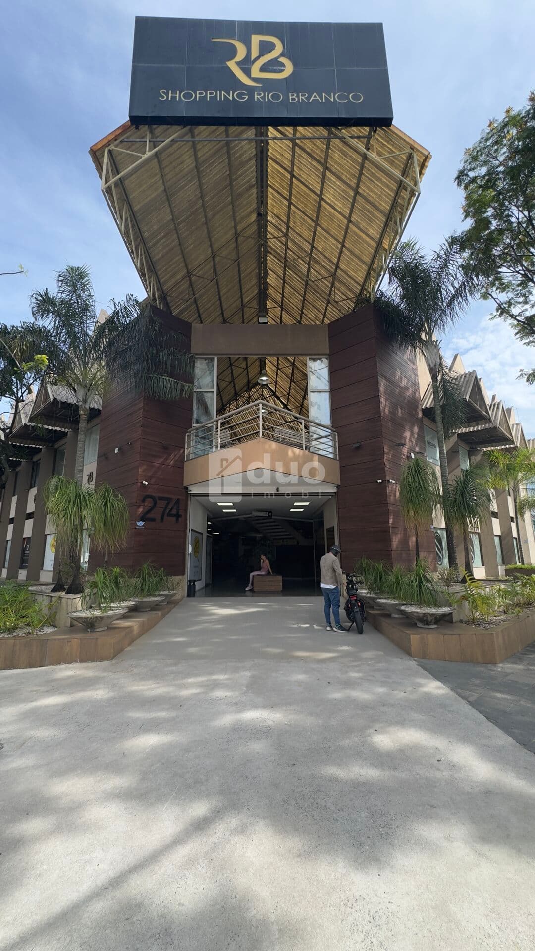 OPORTUNIDADE – 2 Lojas no Shopping Rio Branco, o shopping mais charmoso de Vitória!