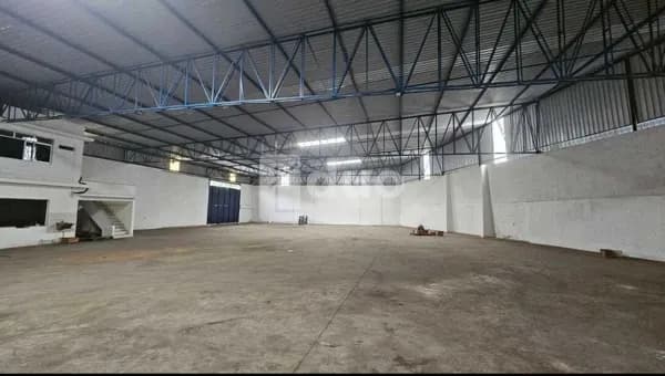 Pavilhão/Galpão Industrial ao lado da avenida Lindemberg