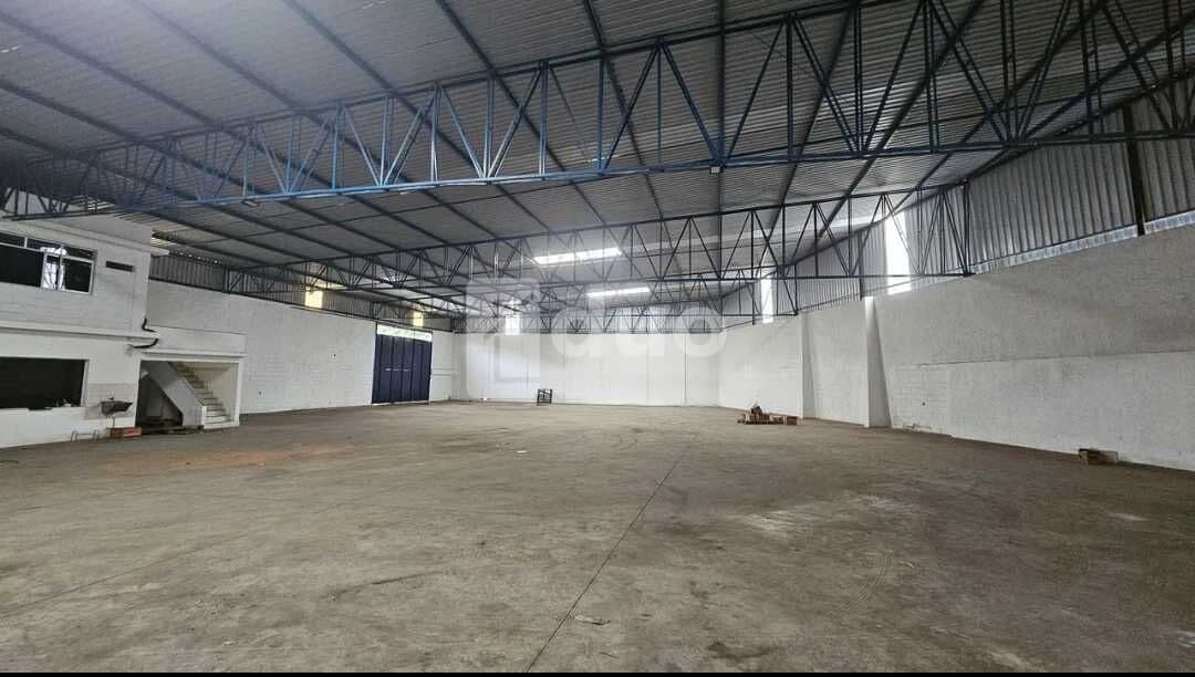 Pavilhão/Galpão Industrial ao lado da avenida Lindemberg