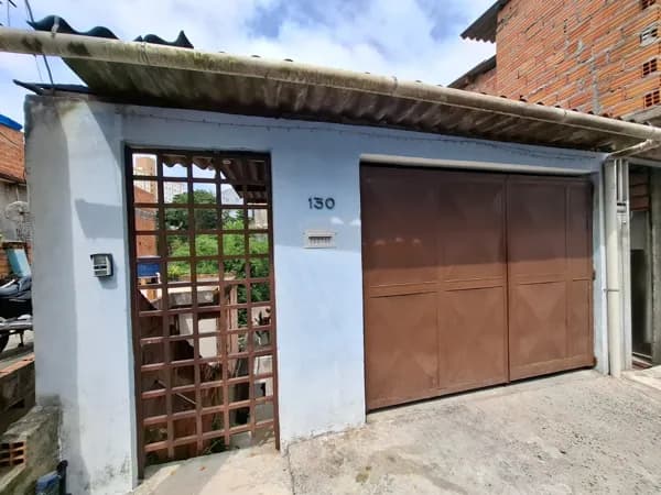 Casa à venda no bairro Chácaras Caxingui em Embu das Artes/SP