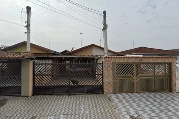 Casa à venda no bairro Caiçara em Praia Grande/SP