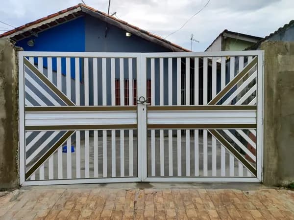 Casa à venda no bairro Centro em Itanhaém/SP