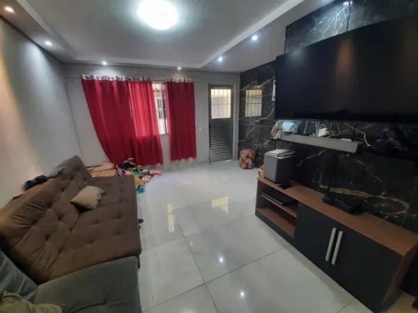 Casa à venda no bairro Jardim Guarujá em São Paulo/SP
