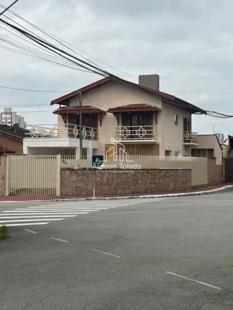 Sobrado em Taubaté - Parque Residencial Bom Conselho