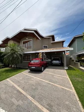 Sobrado em Taubaté - Parque São Cristóvão