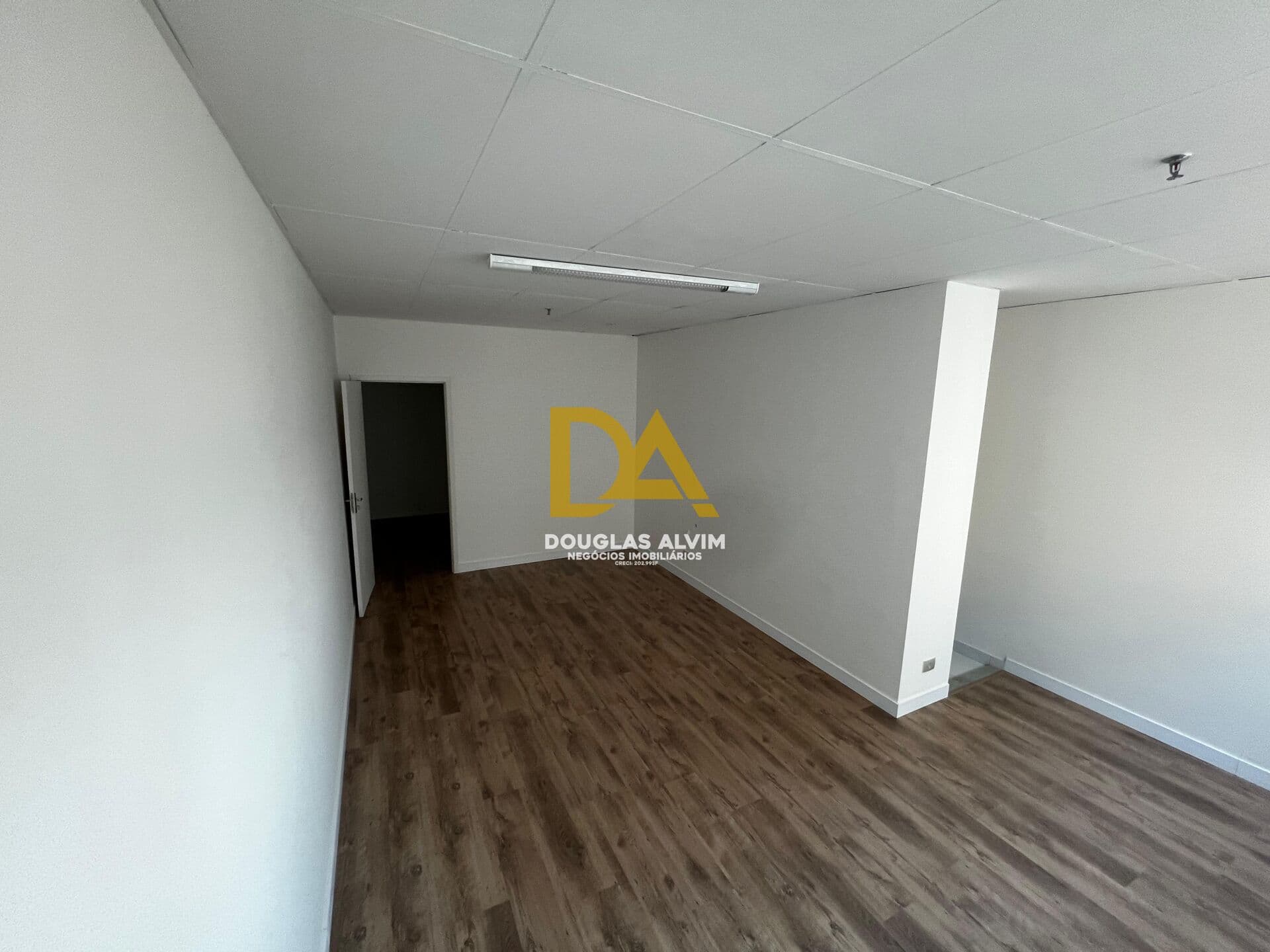 Sala Comercial para Locação - 42m² - Condomínio Gama Office - 18 do Forte - Alphaville
