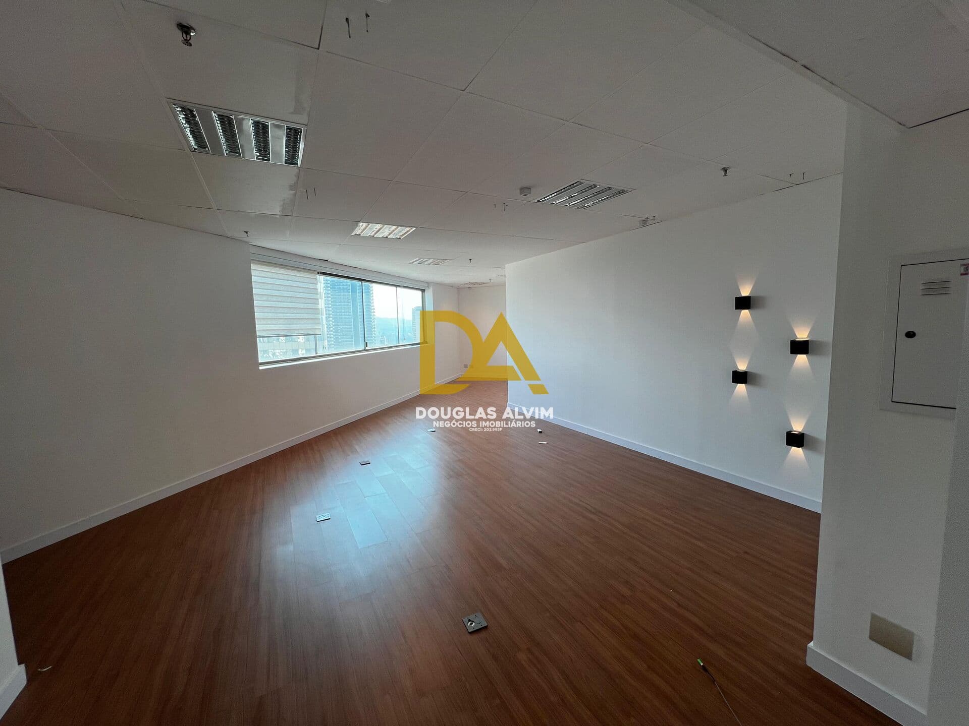 Sala Comercial para Locação - 59m² - Condomínio Gama Office - 18 do Forte - Alphaville