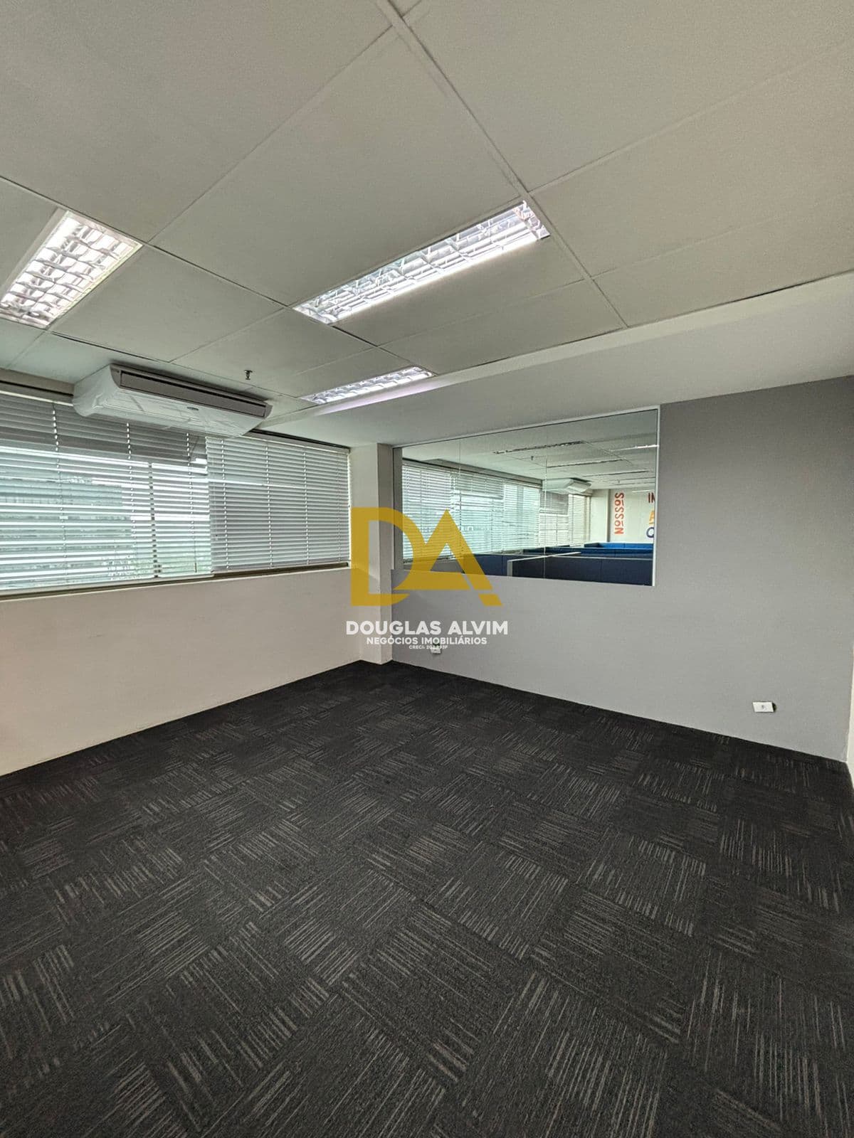 Sala Comercial para Locação - 210m² - 4 vagas - Edificio Gama Office - 18 do Forte - Alphaville
