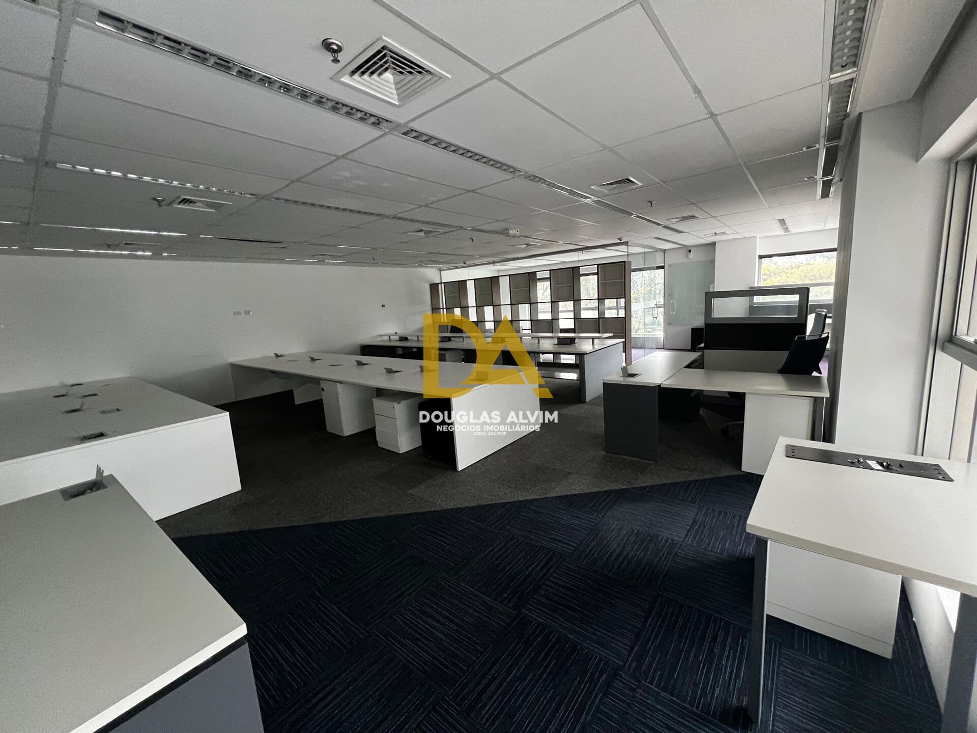 Sala comercial Semi Mobiliada para Locação - 148m² - Edificio Icon Alphaville