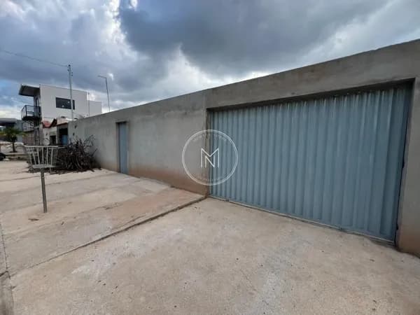 Área Comercial Bem Localizada à Venda