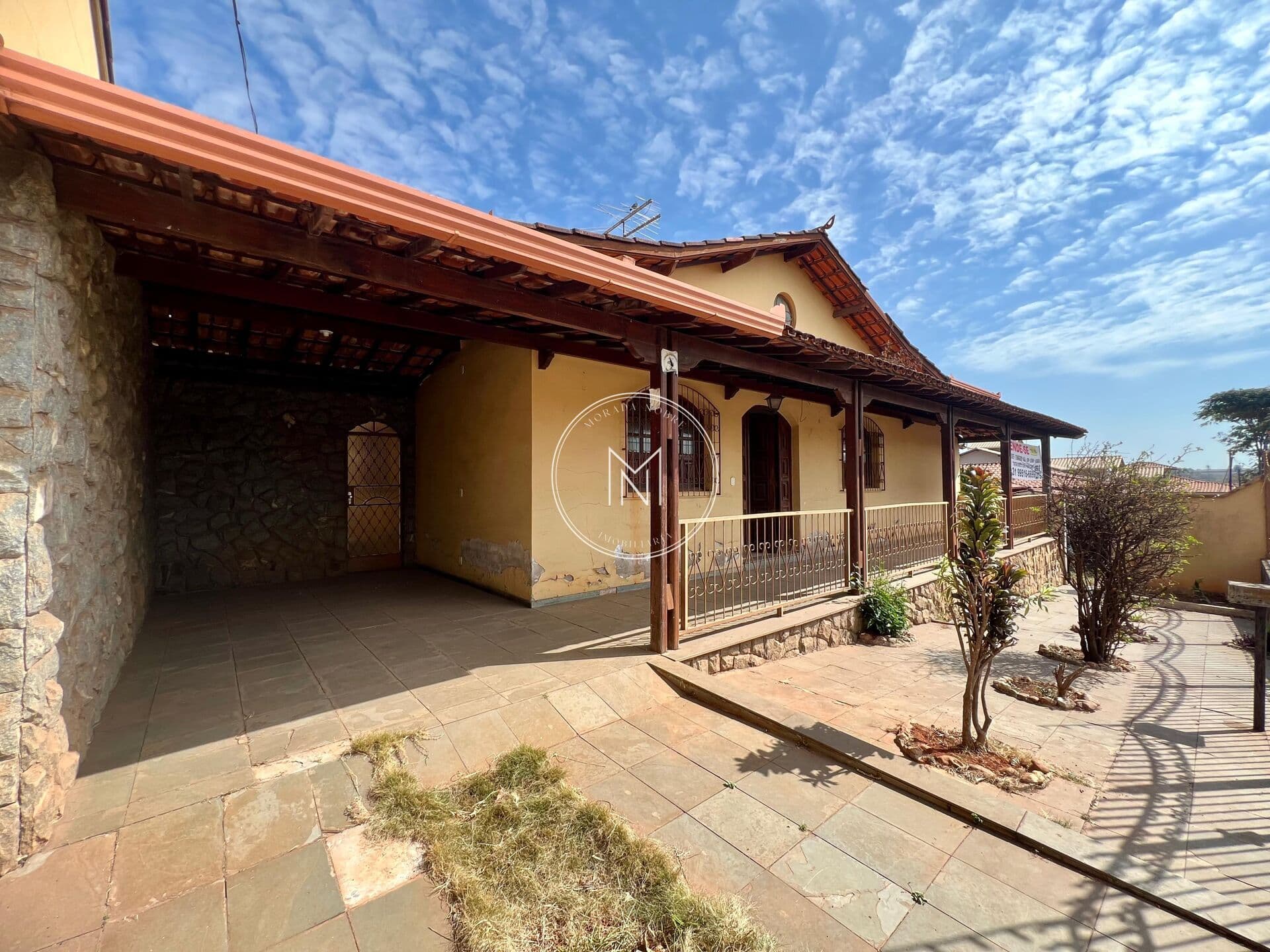 Casa com 4 dormitórios à venda