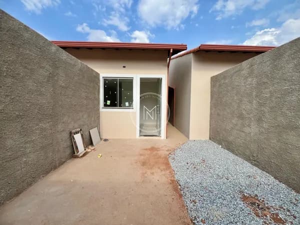 Casa com 2 dormitórios à venda no Alvorada Industrial