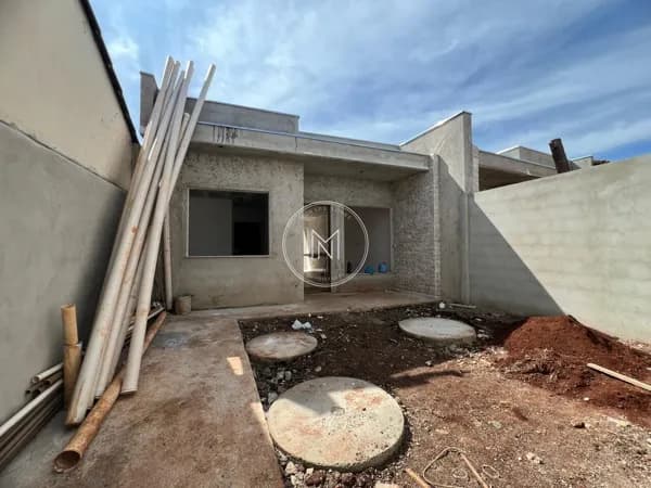 CASA COM 2 QUARTOS À VENDA NO BAIRRO CANARINHO