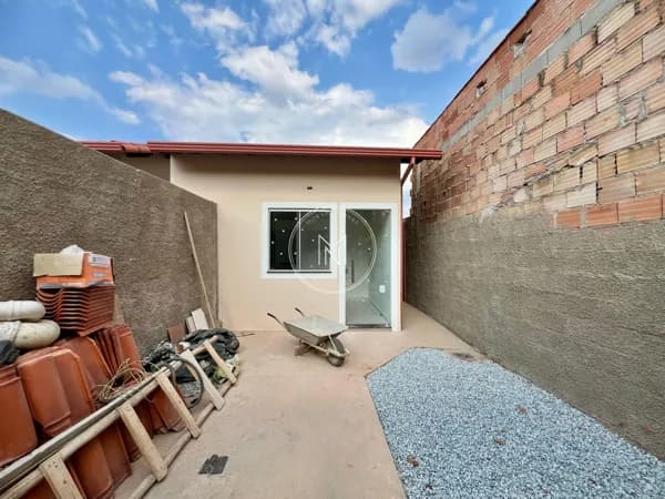 Casa com 2 dormitórios à venda no Alvorada Industrial