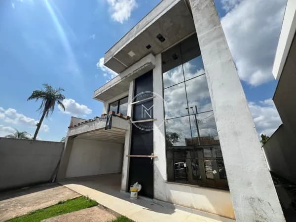 Casa em Construção de Alto Padrão com 281m² e Área de Lazer Completa