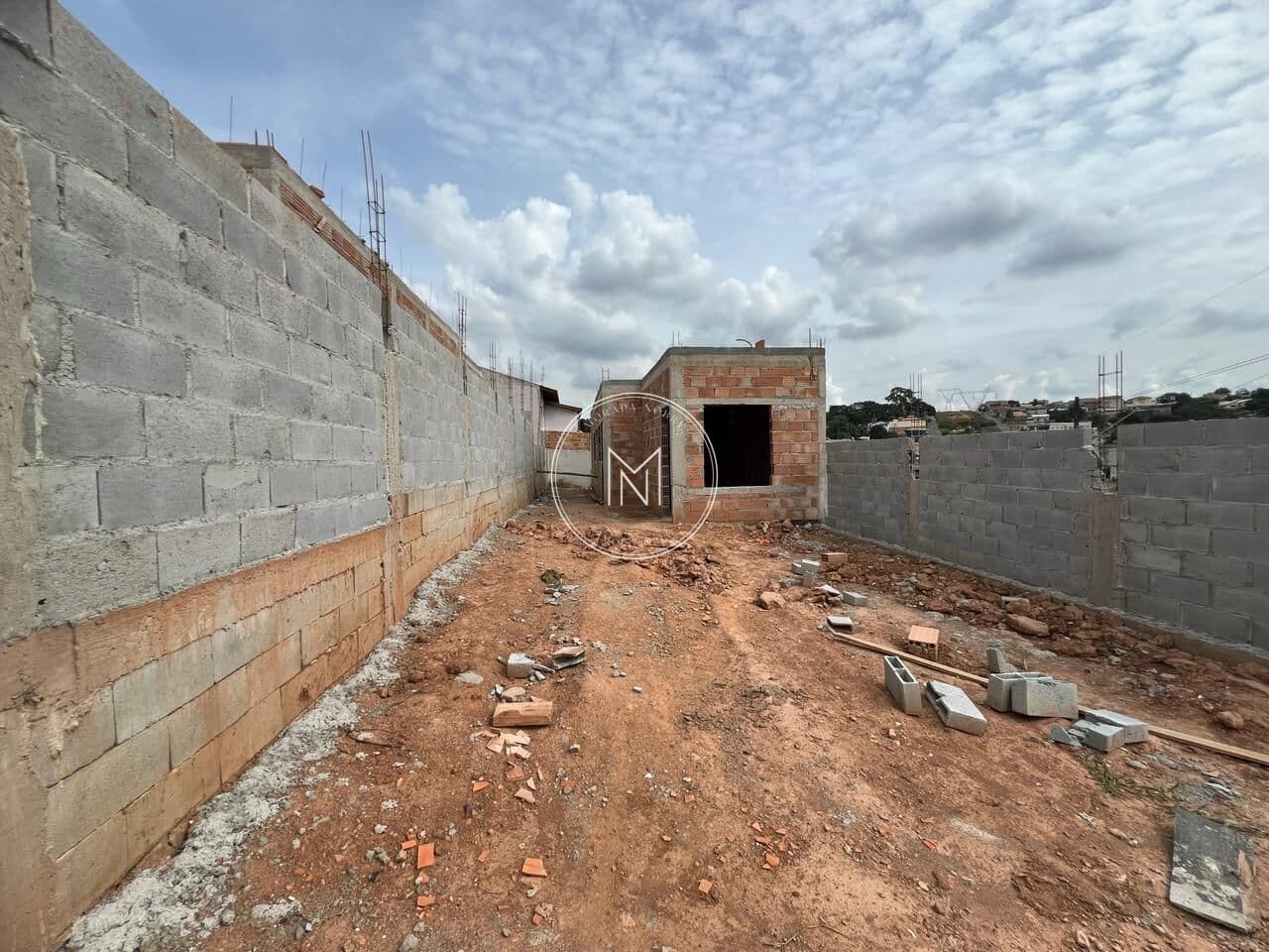 CASA 2 QUARTOS NO JARDIM VILA RICA