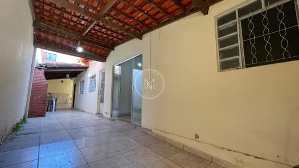 Casa com 2 dormitórios à venda no Três Poderes