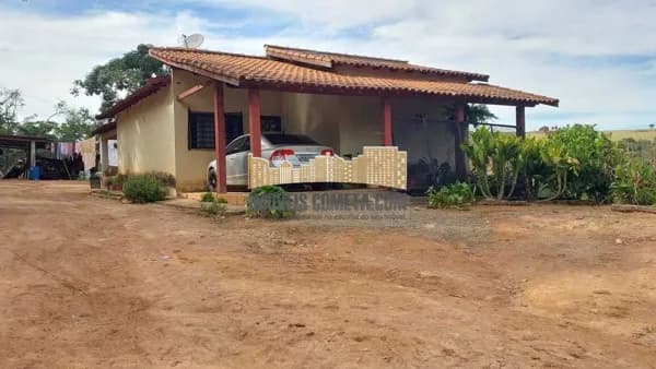 Sítio estrada Itobi × São José