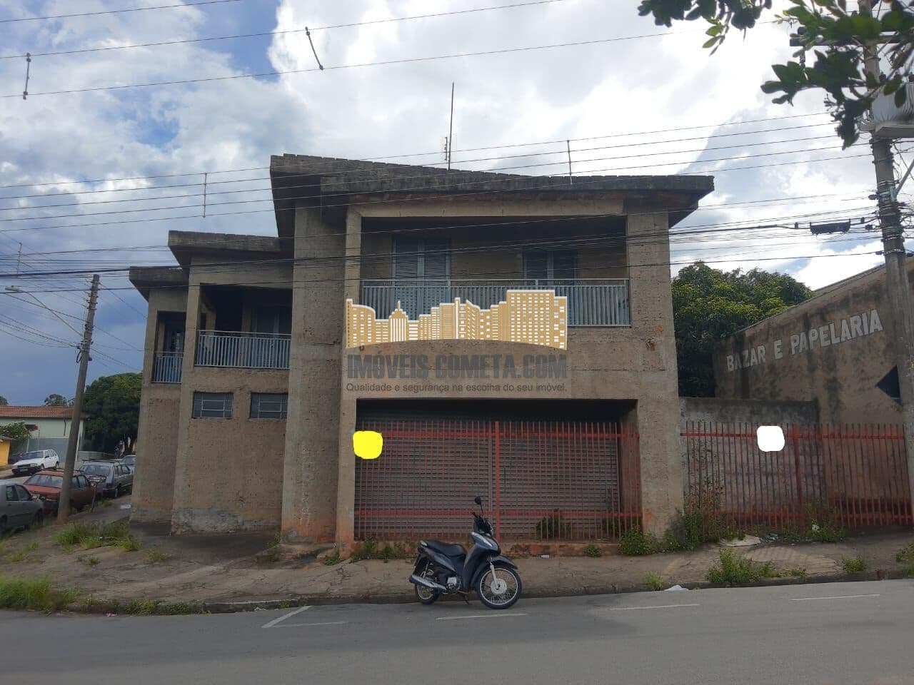Casa com 2 Salões Comerciais em Vila N. S. de Fátima, São João da Boa Vista/SP