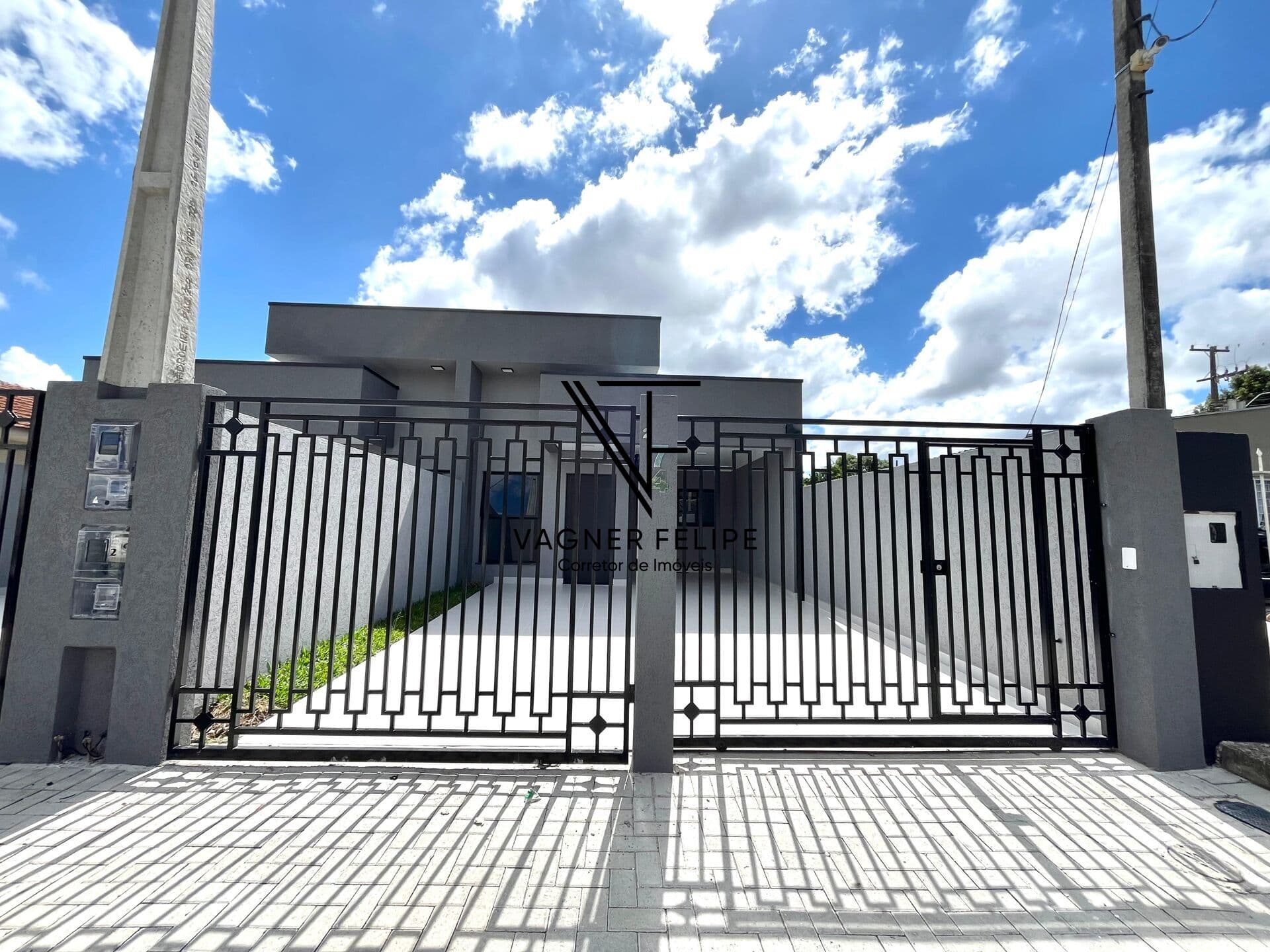Casa com 03 quartos (suíte) - 92 m² construídos - Boneca do Iguaçu.