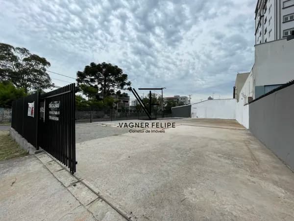 TERRENO DE ESQUINA - IZABEL REDENTORA 469m² - Centro.