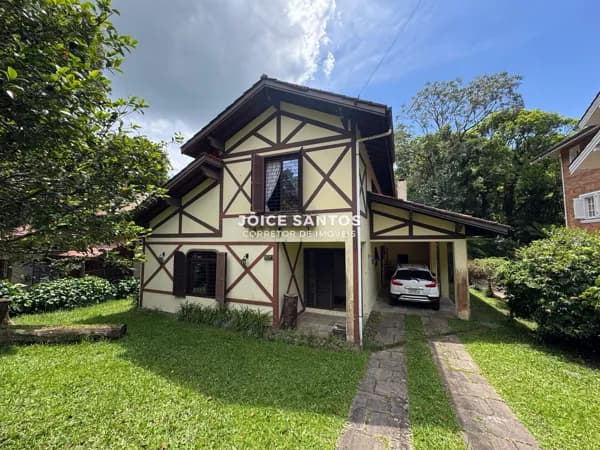 🏡 Casa Colonial Alemã no Bairro Ipê Amarelo – Gramado