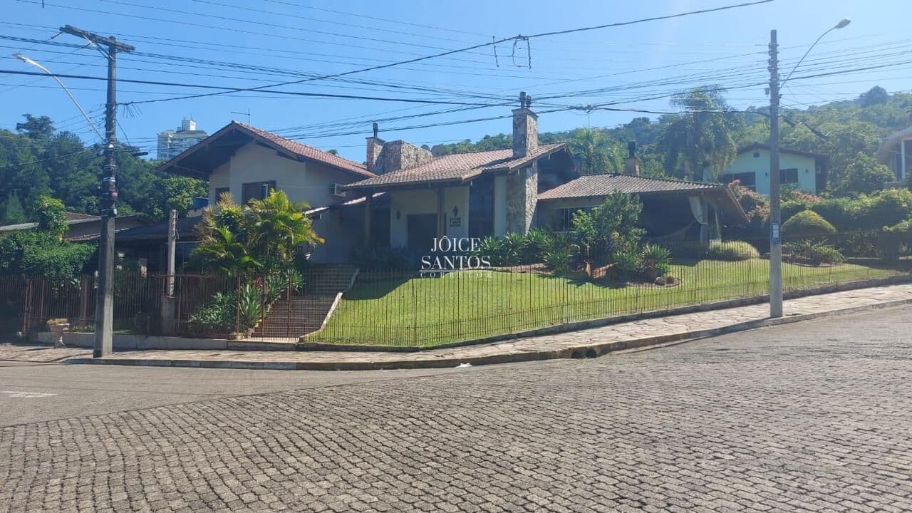 🏡 Casa ampla – ideal para família grande ou 2 residências