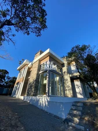 Casa Alto Padrão em Condominio Fechado no Centro de Canela - RS
