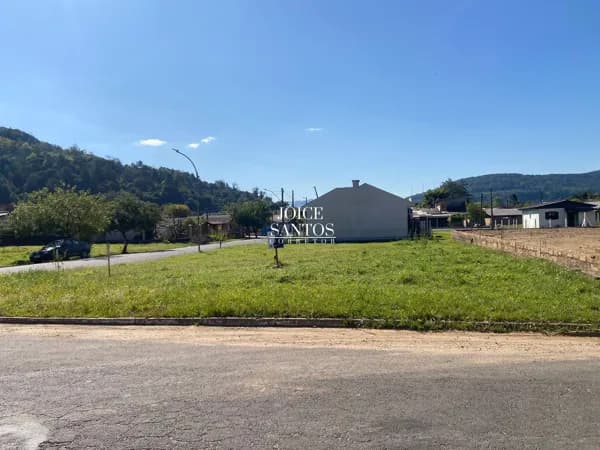 Terreno à venda no bairro Vila Nova em Três Coroas/RS